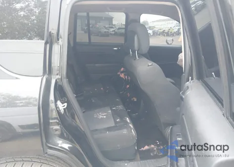 2016 Jeep Compass Sport z USA, uszkodzony, nr VIN 1C4NJCBA9GD688321